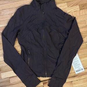 NWT Lululemon Define Cropped Jacket Nulu in Espresso
